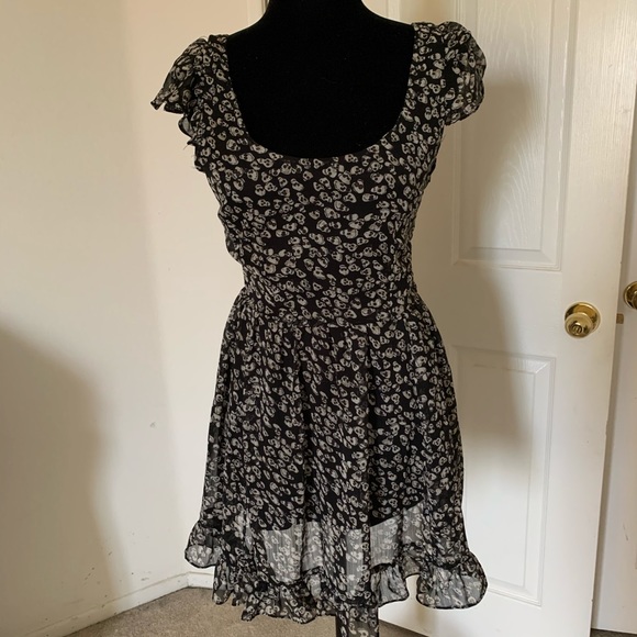 Dresses & Skirts - Sm Black/White Skull Dress